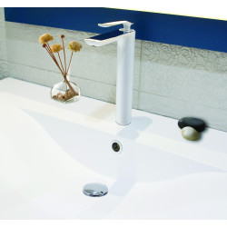Mitigeur lavabo rehaussé ADDICT white